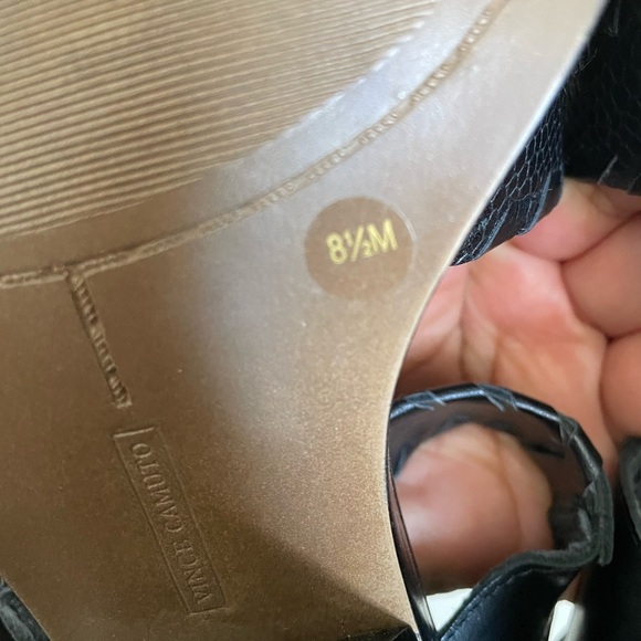 Vince Camuto Suraylin Sandal Color Black Snake Print Size 8.5 - Picture 3 of 8